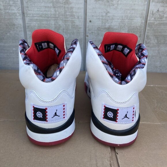 Athletic_Shoes